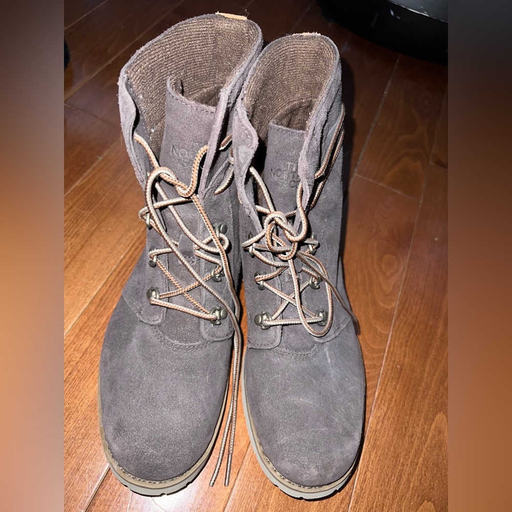 NEW NORTH FACE BROWN BOOTS - Size Women’s 9